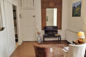 Living area - Quiet and bright "Liberté" with large terrace (Poitiers)