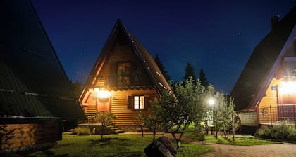 House Ana - Runolist Mountain Resort - 3 Chalets with pool & spa near Risnjak