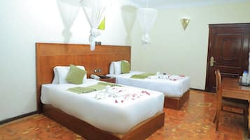 Twin Room, Balcony, Garden View