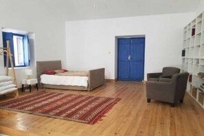 4 chambres, accĂšs Internet, draps fournis