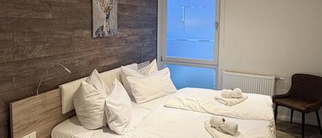 Condo, 3 Bedrooms, Kitchen