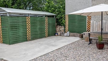 تناول الطعام بالخارج