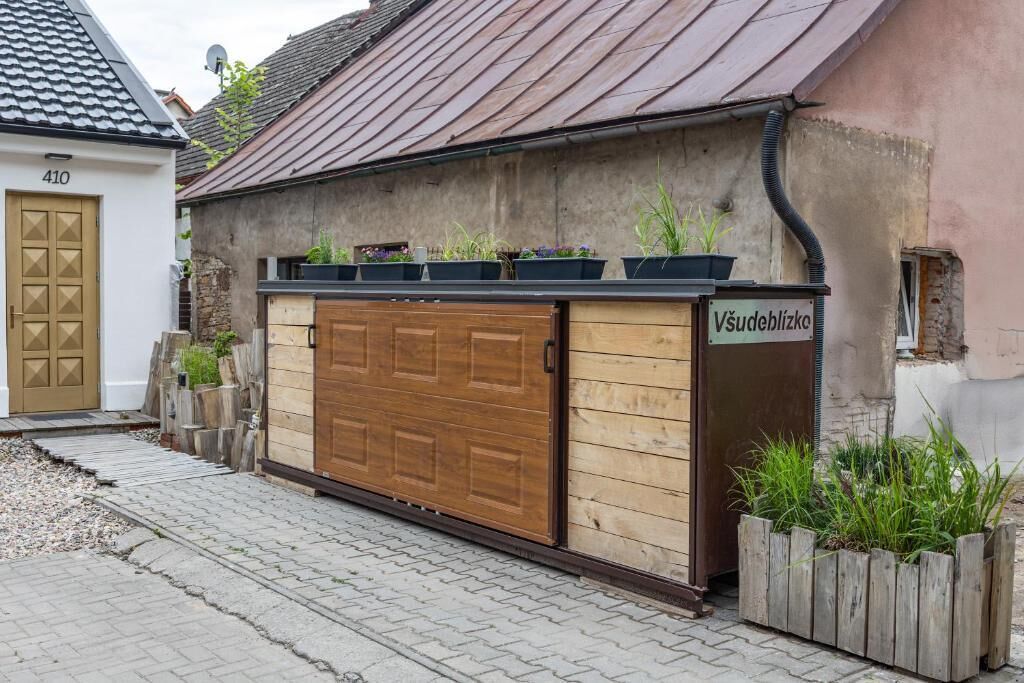 المنشأة من الخارج