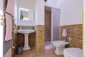 Bathroom - Vrbo Property (Lecce)