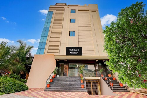 Cosy Stays at Gajuwaka Centre Visakhapatnam