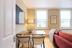 Apartment | Dining - The Loft Above (London)