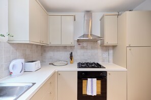 Apartment | Private kitchen - The Loft Above (London)