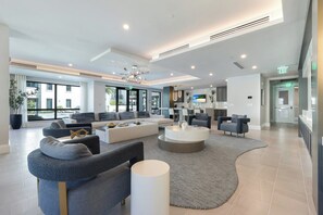 Lobby - Quattro at Naples Square (Naples)