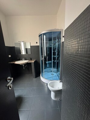 Chambre Quadruple | Salle de bain