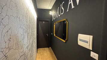 المنشأة من الداخل