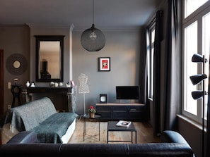 Comfort Apartment, City View | Living area