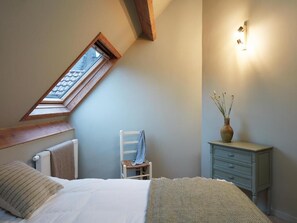 Comfort Apartment, City View | Blackout drapes, iron/ironing board, free WiFi - La Petite Histoire (Ath)