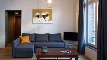 Comfort Apartment, City View | Living area