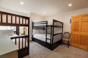 Iron/ironing board, free WiFi, bed sheets - New Listing! Ski Views | Fireplace | Near Vail Village (Vail)
