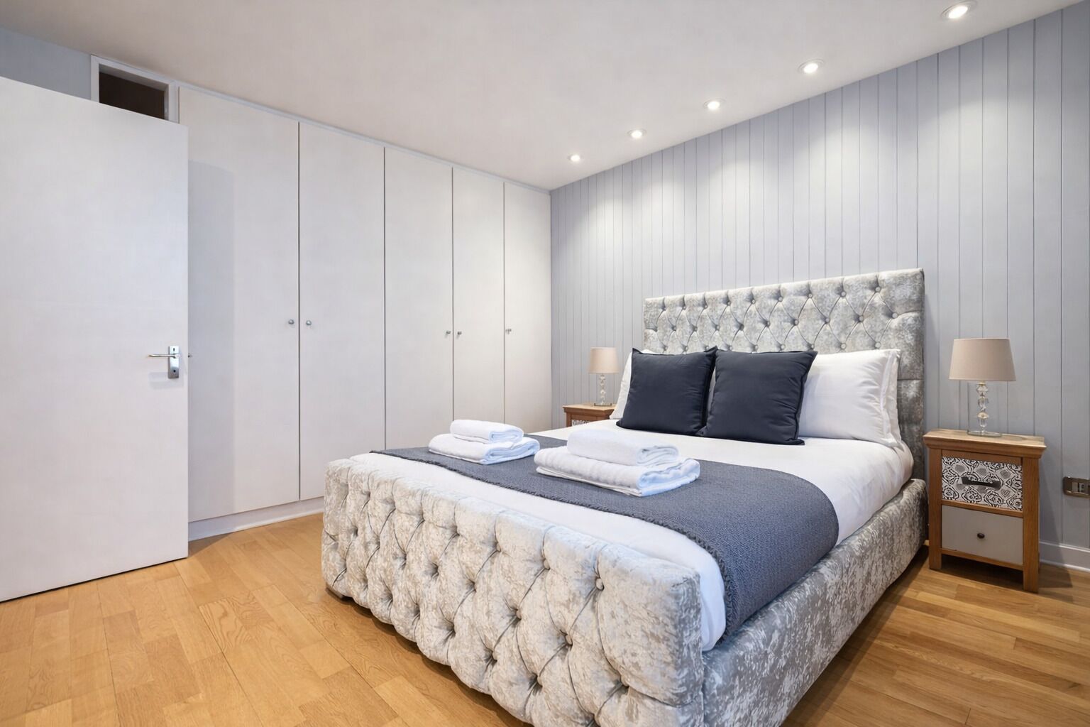 Iron/ironing board, free WiFi, bed sheets