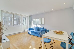 Living area - Central London Stay | Steps from Regent’s Park (London)