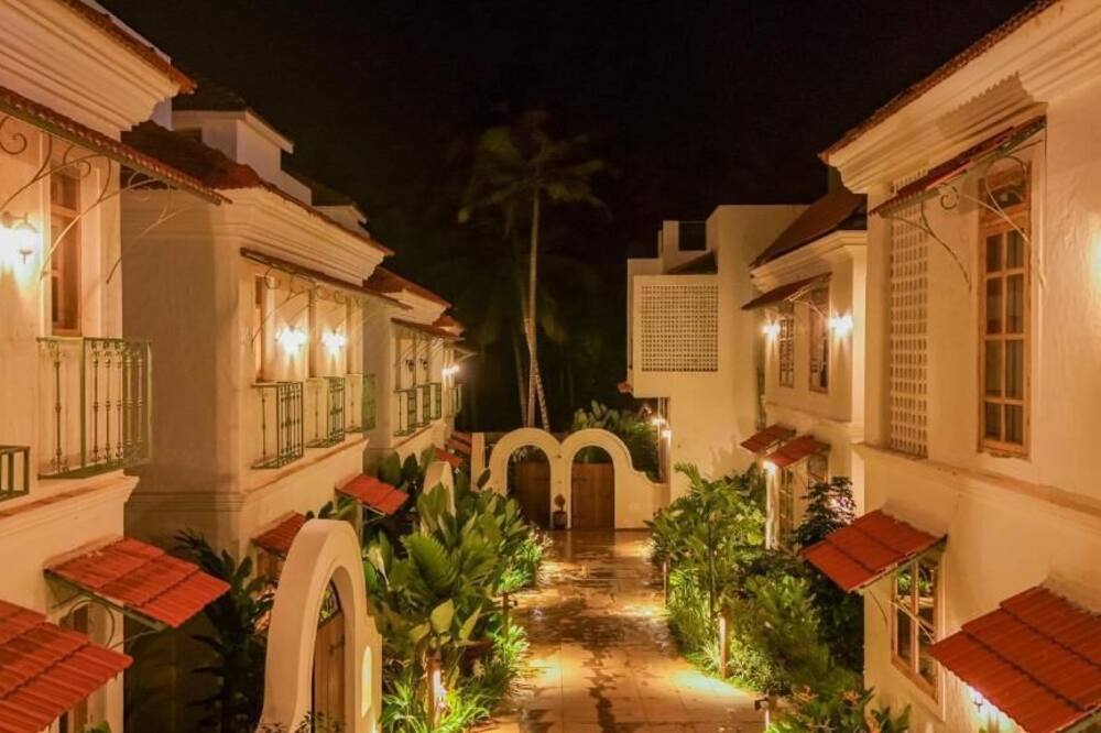 ELIVAAS Amayah Vayu 6 BHK Villa