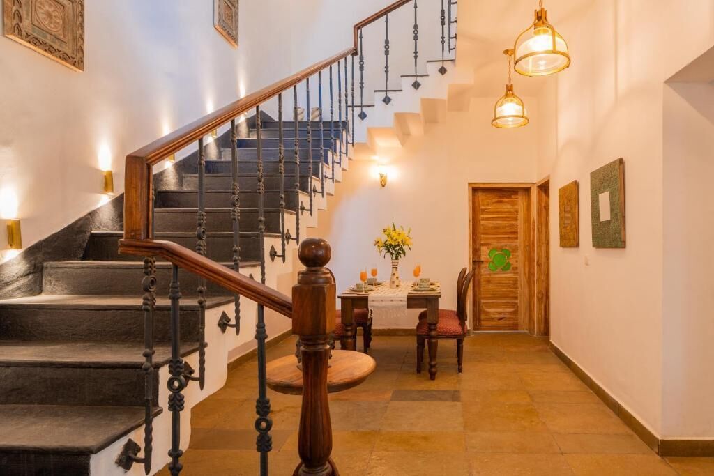 المنشأة من الداخل