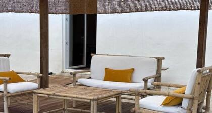 Azóia 10 Men's Dormitory | Rural Stay in Tranquil Environment