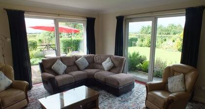 Private 5 Acre Lakeside Family/Large Group Cottage. Quiet Rural Farmside Stay!