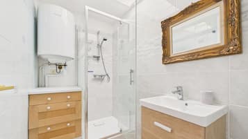 Douche, sèche-cheveux
