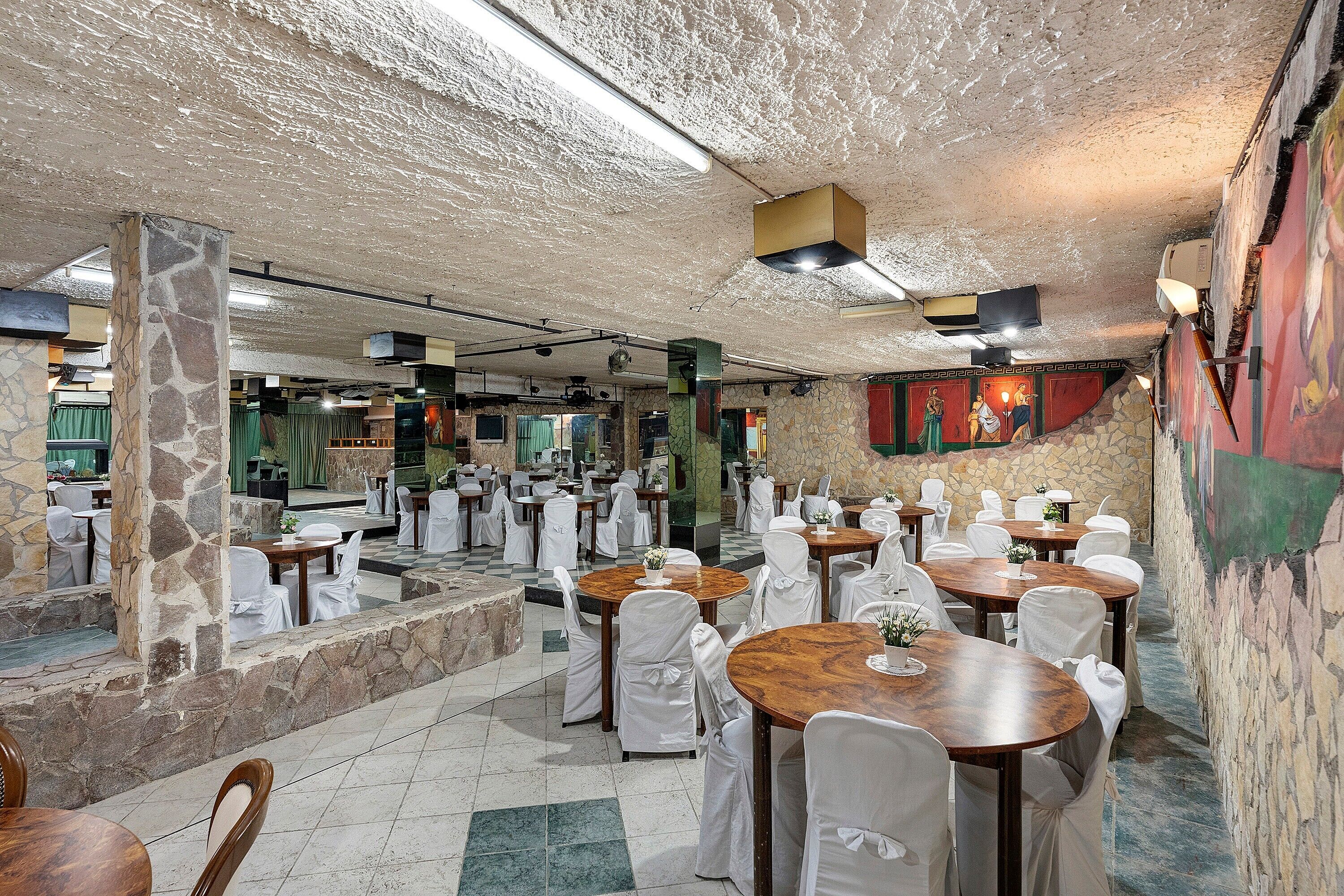 Banquet hall