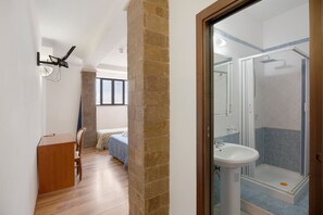 WiFi, bed sheets - Apartment Hotel H Pompeii Ruiins - Standard Double Room 1 (Pompei)