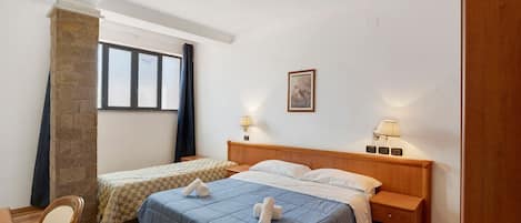 WiFi, bed sheets