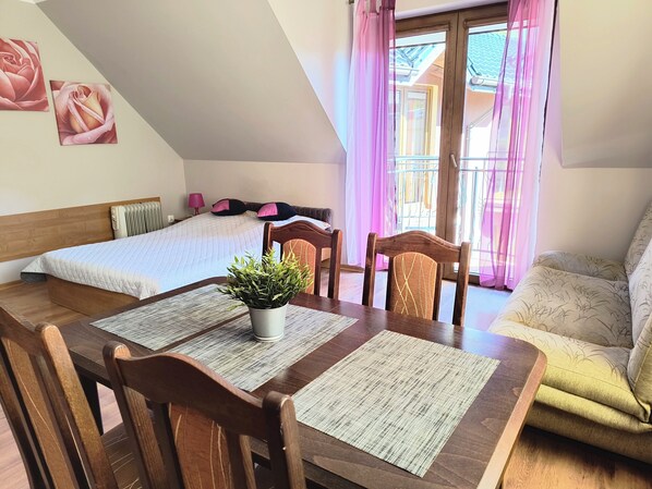 Family Studio Suite, Balcony, Garden View | Free WiFi