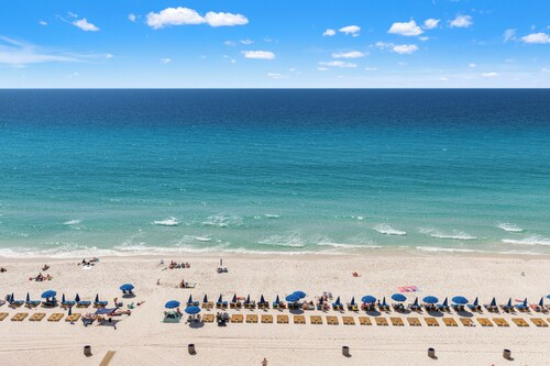 Escape to Beachfront Paradise: 2BR/2BA Condo on the Gulf, Sleeps 8