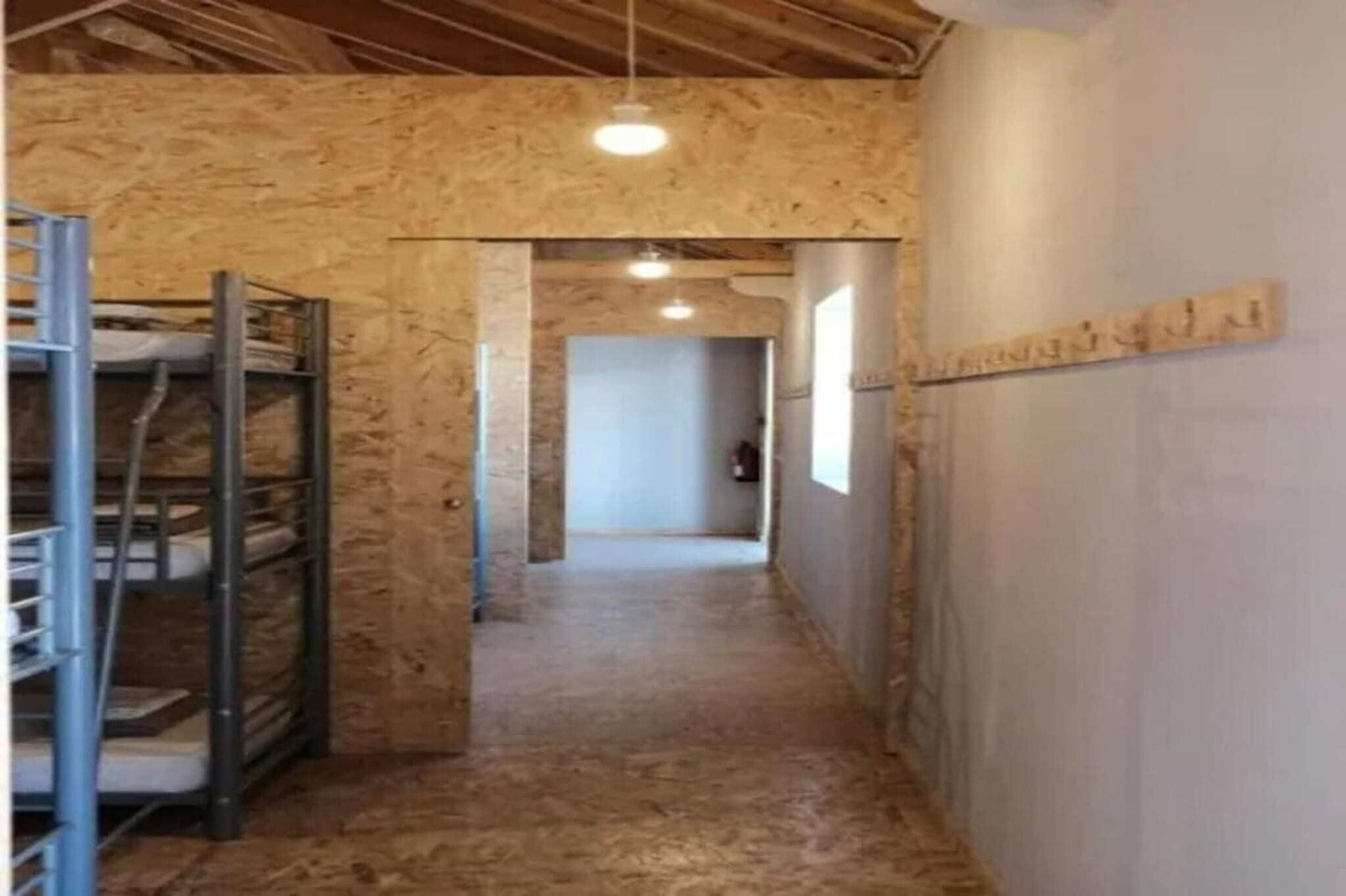 1 bedroom, internet, bed sheets