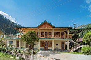 Exterior - Forest Rest House Barot  (Barot)