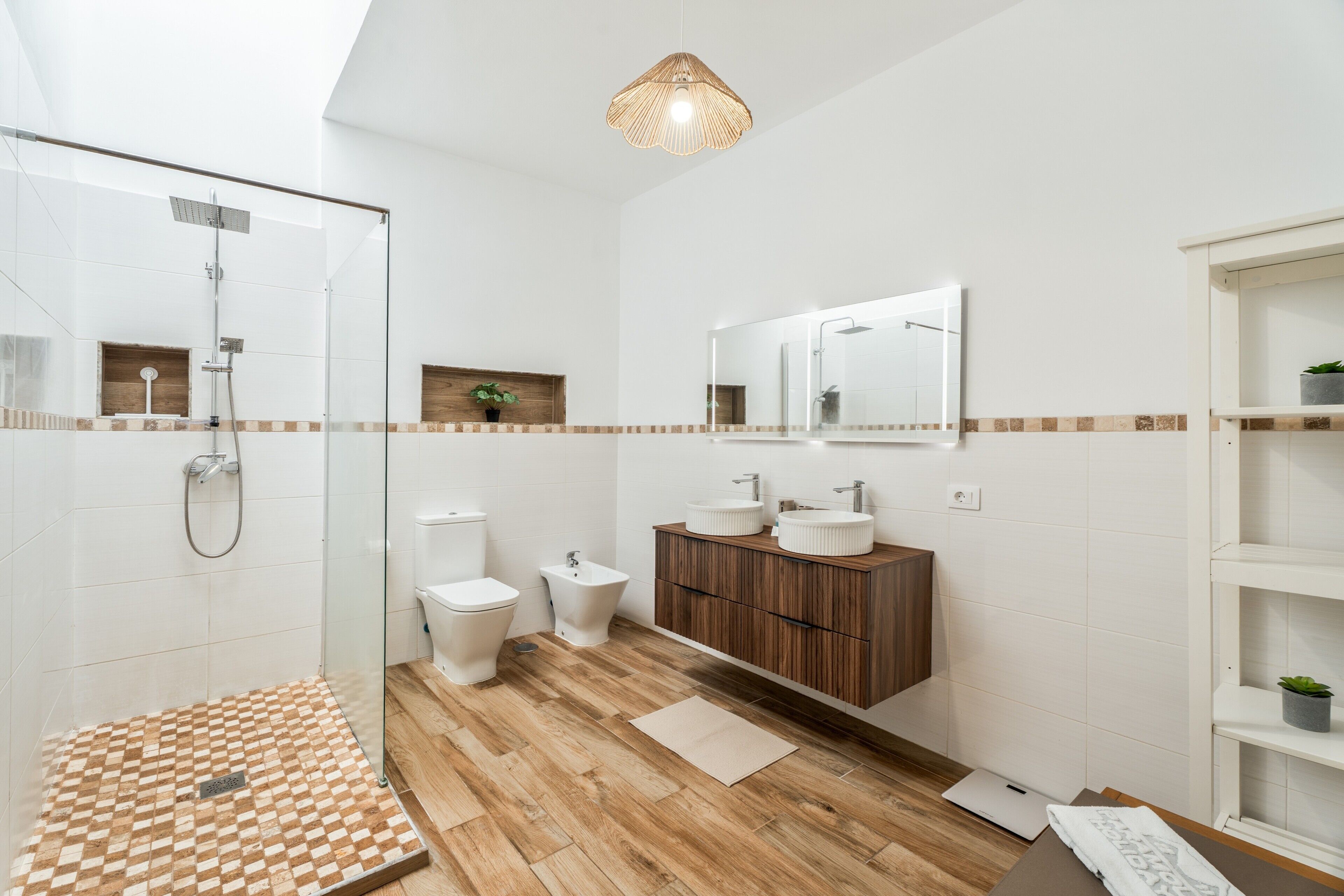 Dusche, Haartrockner, Handtücher