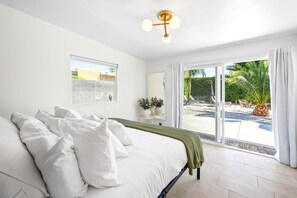 Iron/ironing board, WiFi, bed sheets - NEW: Palm Springs Gem, Pool, Spa, Fire Pit, Games (Palm Springs)