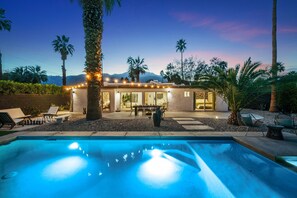 Pool - NEW: Palm Springs Gem, Pool, Spa, Fire Pit, Games (Palm Springs)
