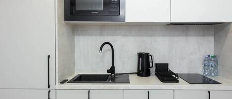 Apartment, Kitchenette | Private kitchen