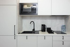 Apartment, Kitchenette | Private kitchen