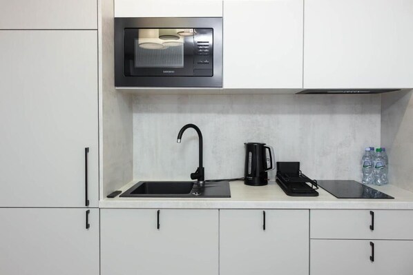 Apartment, Kitchenette | Private kitchen
