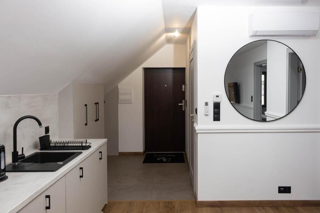 Huoneisto, 2 makuuhuonetta, parveke, näköala puutarhaan | Yksityinen keittiö