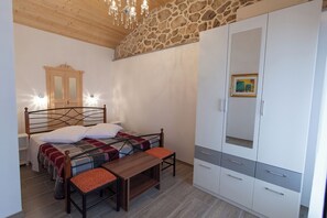 Room - Vacation home in a quiet location with terrace, sea view & private pool (Grižane-Belgrad)