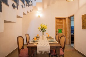 Deluxe villa | Dineren