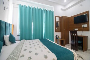 Basic Double Room - Hotel Parth Inn (Rishikesh)
