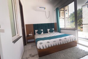 Deluxe Double Room - Hotel Parth Inn (Rishikesh)