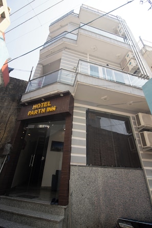 Exterior detail - Hotel Parth Inn (Rishikesh)