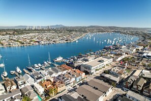 Marina - Luxury & Location! Always Summer!  New! (Newport Beach)