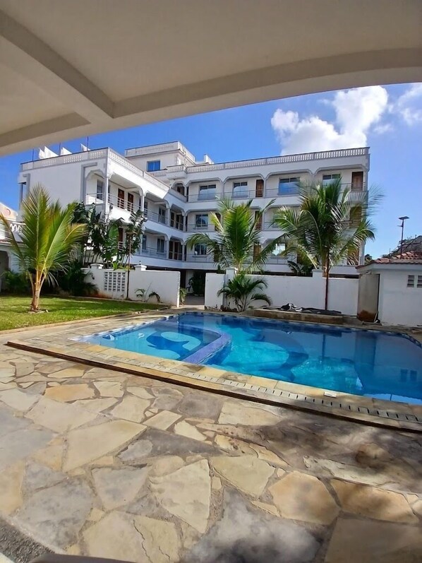 Pool - Meraki Place Shanzu (Mombasa)