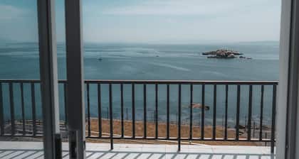 Casa 'La Marisol Ribeira' with Sea Views, Private Terrace and Wi-Fi