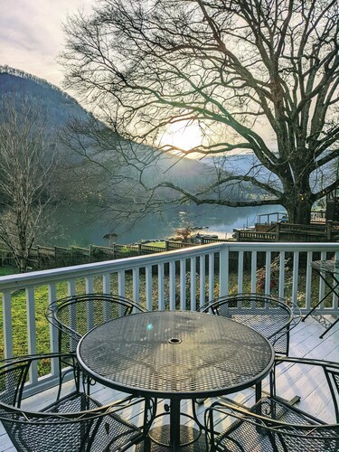 River House~Waterfront~Complementary Kayaks~Dock