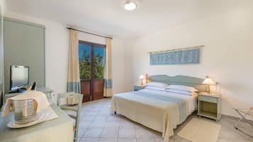 Standard Double Room | In-room safe, desk, blackout drapes, free WiFi