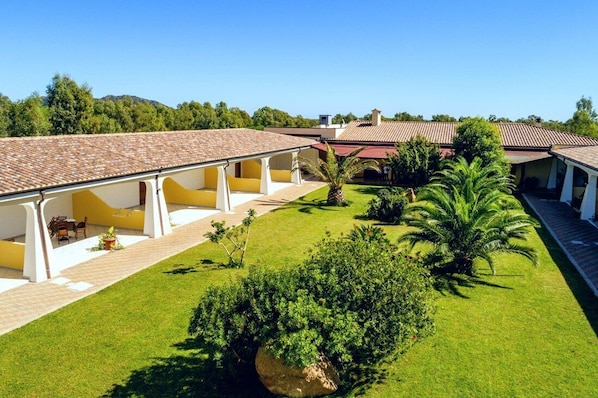Terrace/patio - HOTEL BIDERROSA (Orosei)